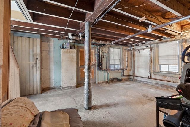 135 Allen Ave, Lynn, MA 01902