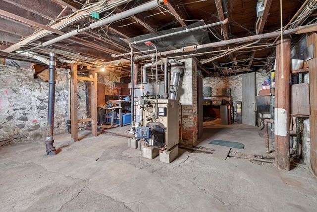 135 Allen Ave, Lynn, MA 01902