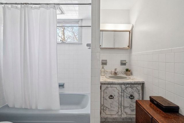 135 Allen Ave, Lynn, MA 01902