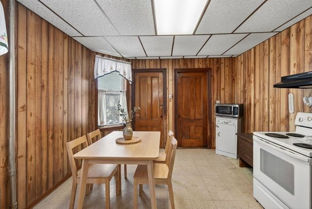 135 Allen Ave, Lynn, MA 01902