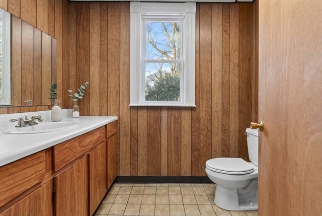 135 Allen Ave, Lynn, MA 01902