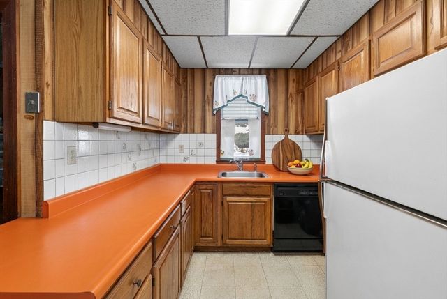 135 Allen Ave, Lynn, MA 01902