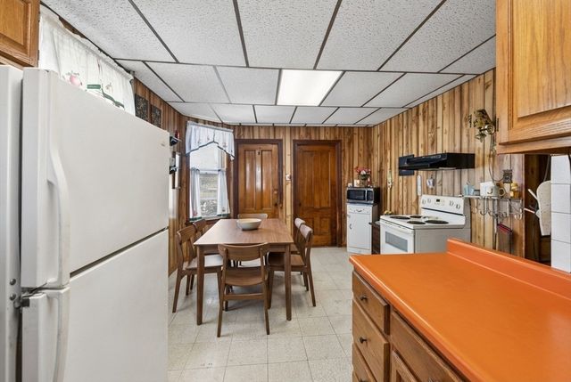 135 Allen Ave, Lynn, MA 01902