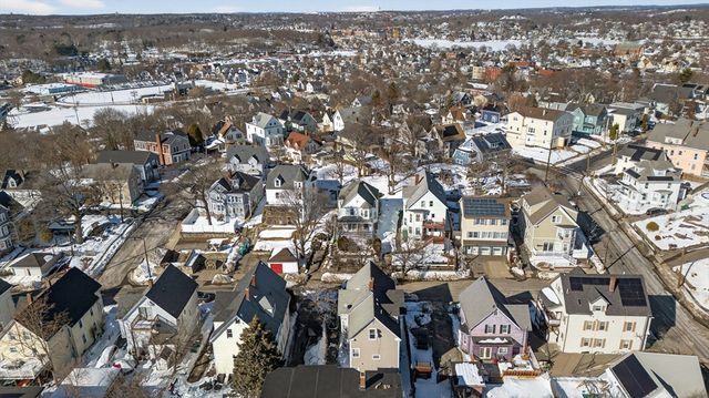 135 Allen Ave, Lynn, MA 01902