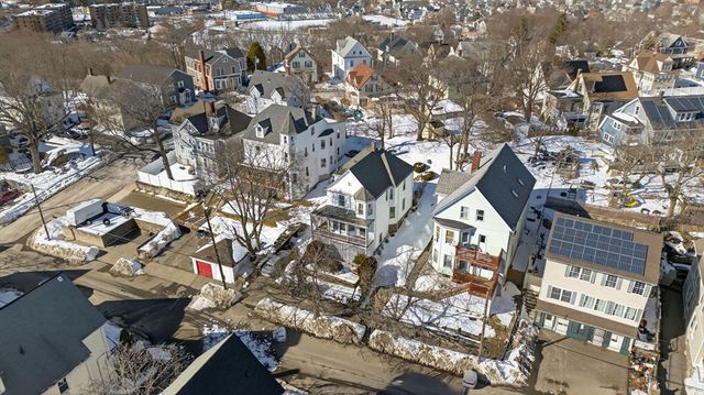 135 Allen Ave, Lynn, MA 01902