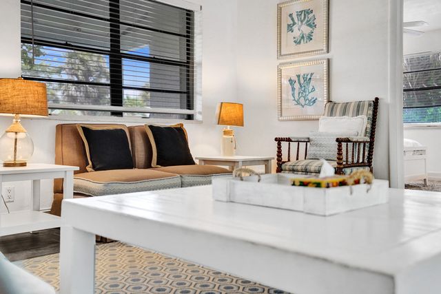 107 N Swinton Circle, Delray Beach, FL 33444