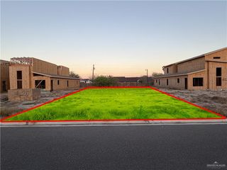 1210 S Michigan Street, Alton, TX 78573