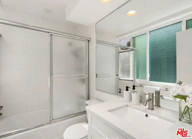 540 Kelton Avenue 2A, Los Angeles, CA 90024