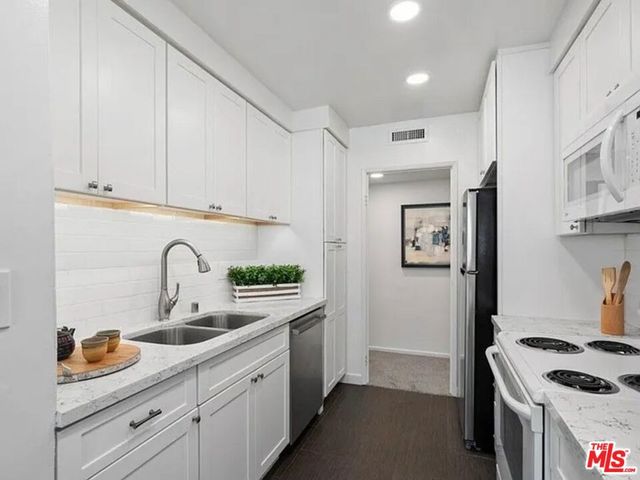 540 Kelton Avenue 2A, Los Angeles, CA 90024