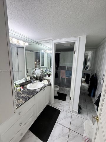 1975 W 44th Pl 401, Hialeah, FL 33012