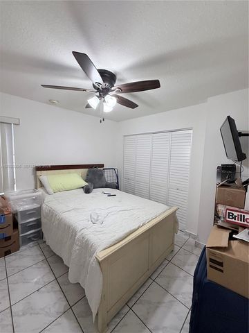 1975 W 44th Pl 401, Hialeah, FL 33012