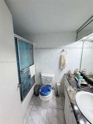 1975 W 44th Pl 401, Hialeah, FL 33012