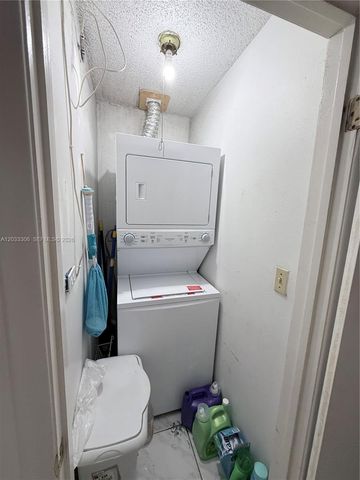 1975 W 44th Pl 401, Hialeah, FL 33012
