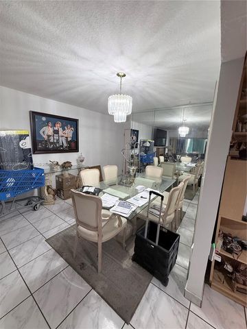 1975 W 44th Pl 401, Hialeah, FL 33012