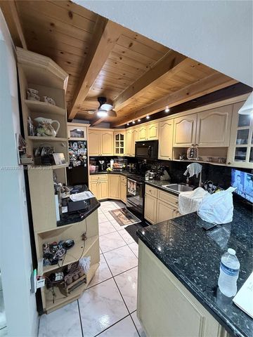 1975 W 44th Pl 401, Hialeah, FL 33012