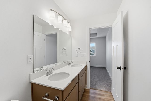 212 NW Waverly Drive, Waukee, IA 50263