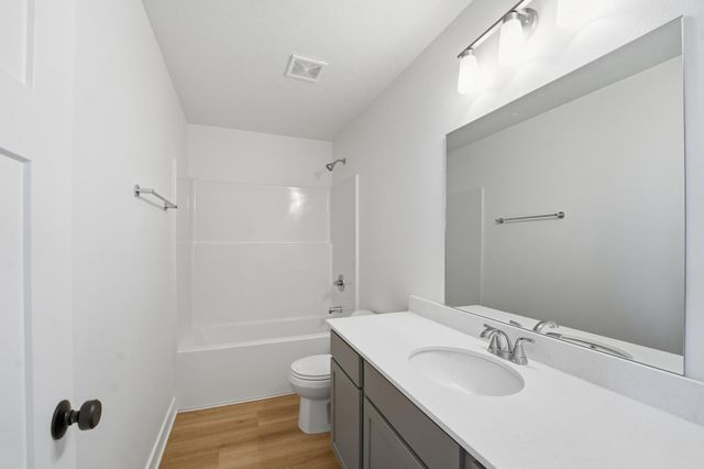 212 NW Waverly Drive, Waukee, IA 50263