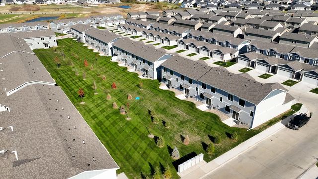 212 NW Waverly Drive, Waukee, IA 50263