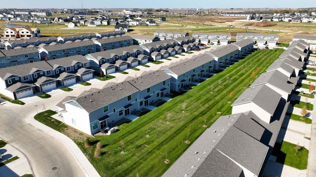 212 NW Waverly Drive, Waukee, IA 50263