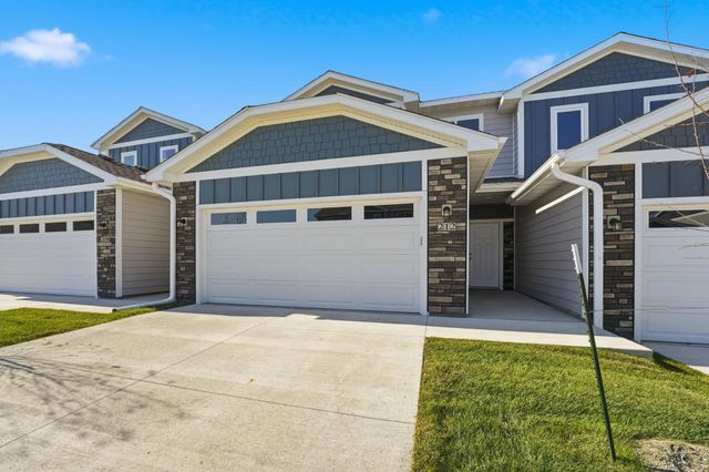 212 NW Waverly Drive, Waukee, IA 50263