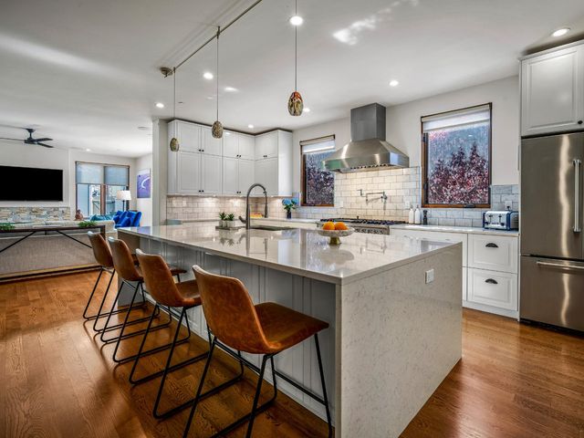 1425 37th St, Sacramento, CA 95816