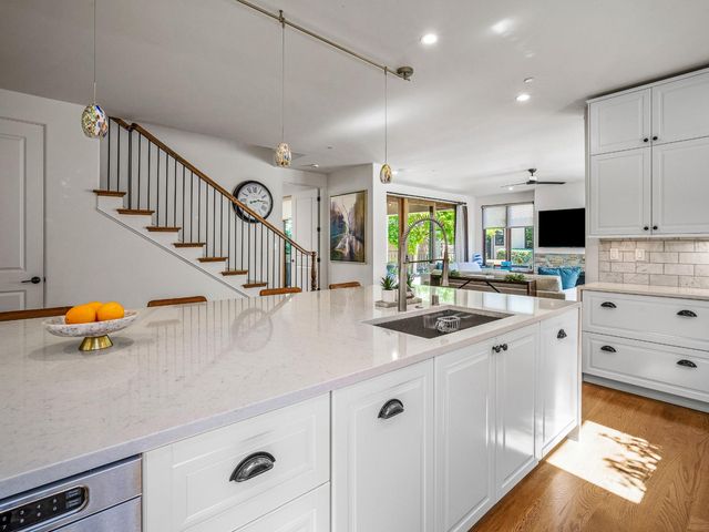 1425 37th St, Sacramento, CA 95816