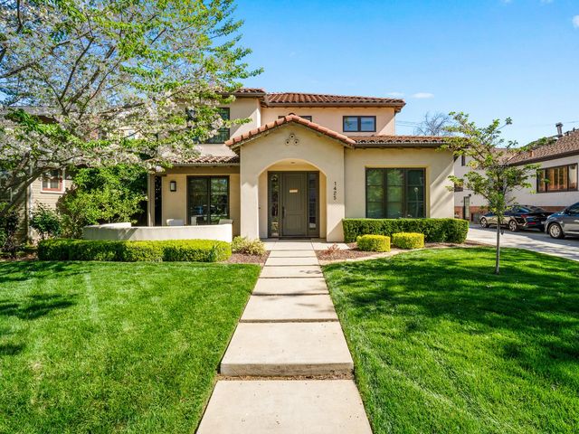 1425 37th St, Sacramento, CA 95816