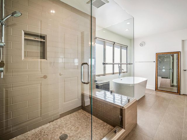 1425 37th St, Sacramento, CA 95816