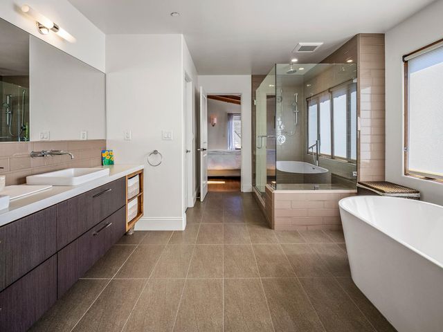 1425 37th St, Sacramento, CA 95816