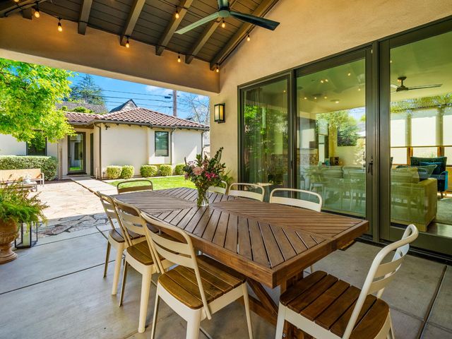 1425 37th St, Sacramento, CA 95816