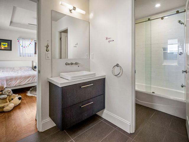 1425 37th St, Sacramento, CA 95816