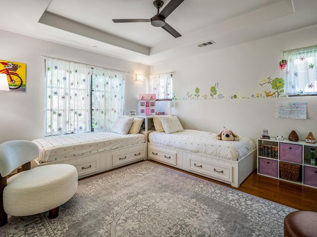 1425 37th St, Sacramento, CA 95816