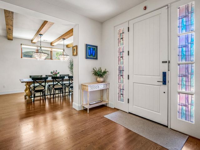 1425 37th St, Sacramento, CA 95816