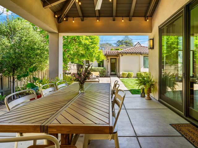 1425 37th St, Sacramento, CA 95816