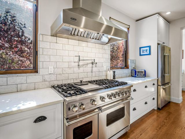 1425 37th St, Sacramento, CA 95816