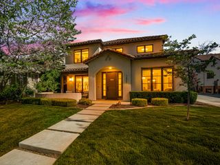 1425 37th St, Sacramento, CA 95816