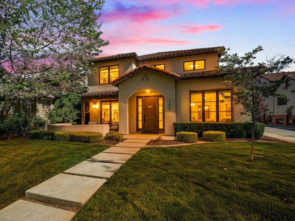 1425 37th St, Sacramento, CA 95816