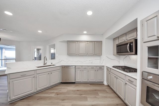 1114 N Nottingham Drive, League City, TX 77573