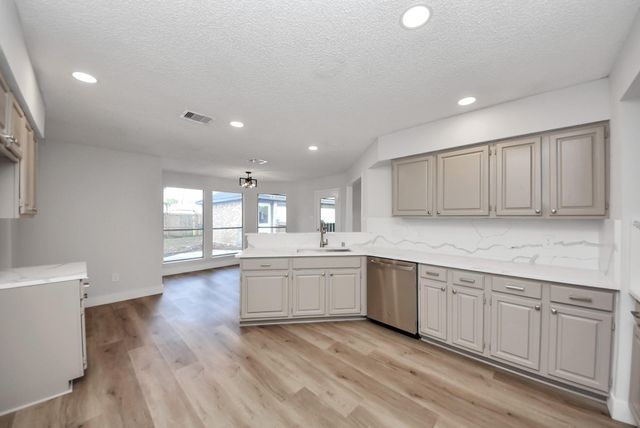 1114 N Nottingham Drive, League City, TX 77573