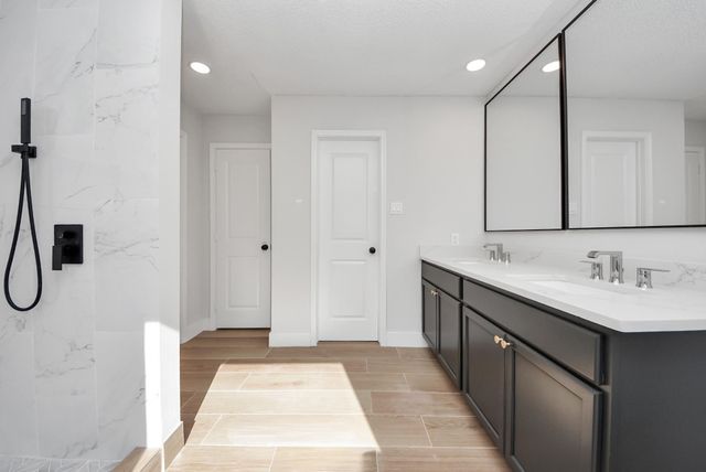 1114 N Nottingham Drive, League City, TX 77573