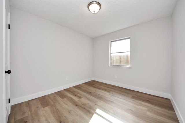 1114 N Nottingham Drive, League City, TX 77573