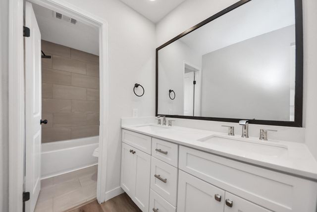 1114 N Nottingham Drive, League City, TX 77573