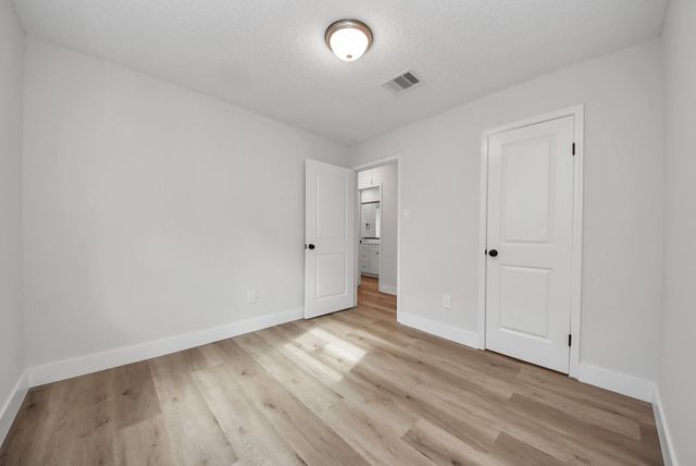 1114 N Nottingham Drive, League City, TX 77573