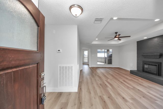 1114 N Nottingham Drive, League City, TX 77573