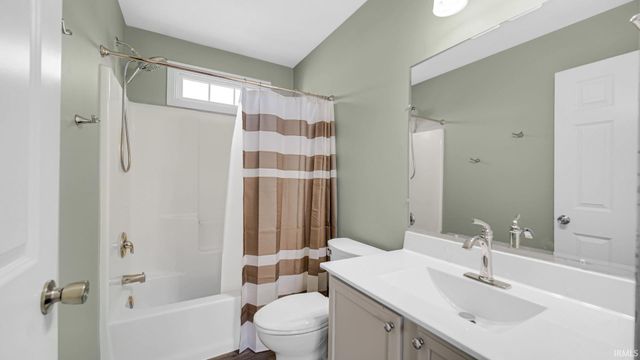 11532 Catlin Bridge Court, Granger, IN 46530