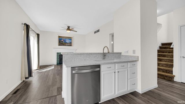 11532 Catlin Bridge Court, Granger, IN 46530