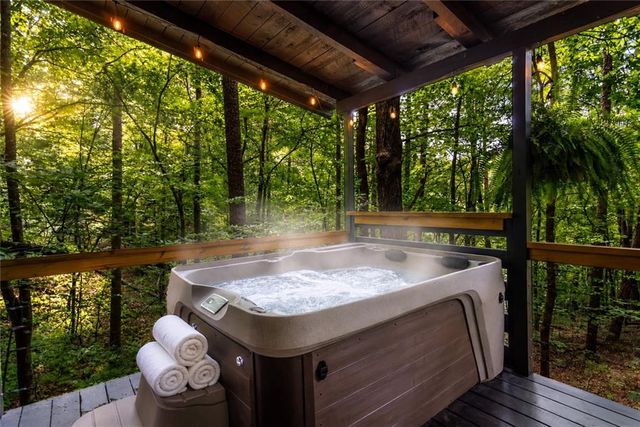 25 Nickwasi Way, Blue Ridge, GA 30513