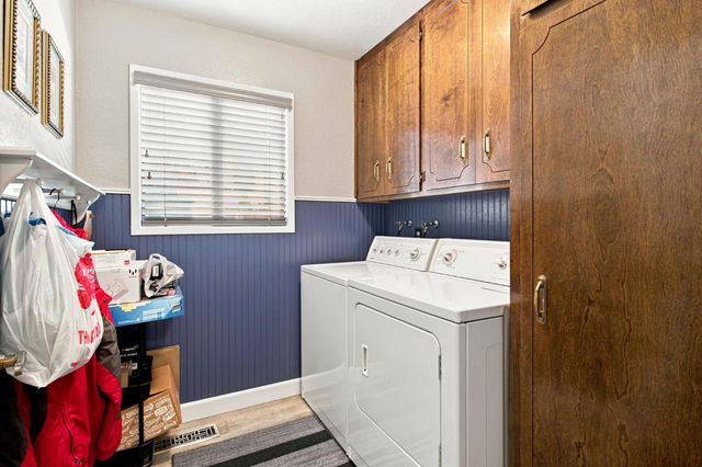 6730 Lynch Ave, Riverbank, CA 95367