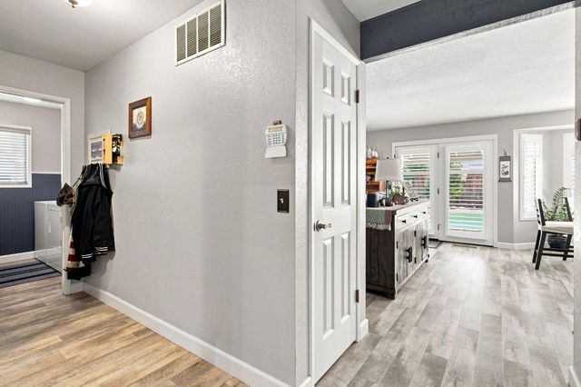 6730 Lynch Ave, Riverbank, CA 95367