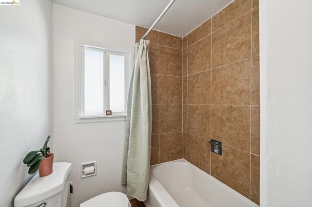 712 40Th St, Richmond, CA 94805